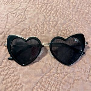 Quay heart sunglasses